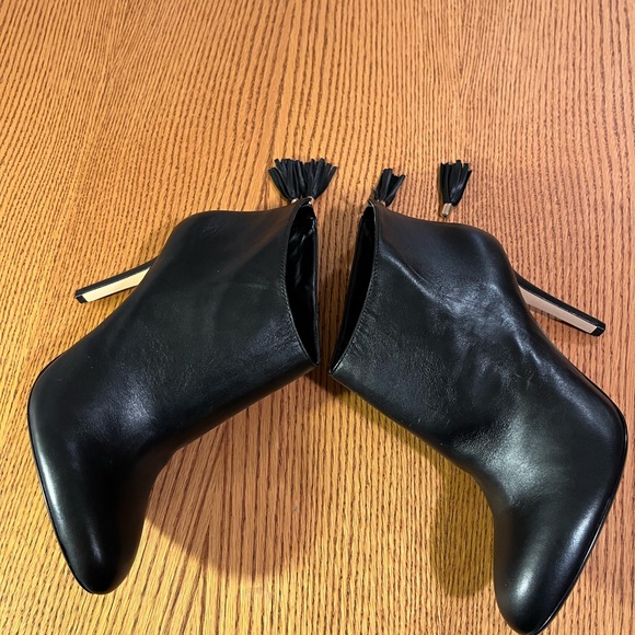 Lord &Taylor 424 Fifth Size 10 Black Bootie - Picture 5 of 12